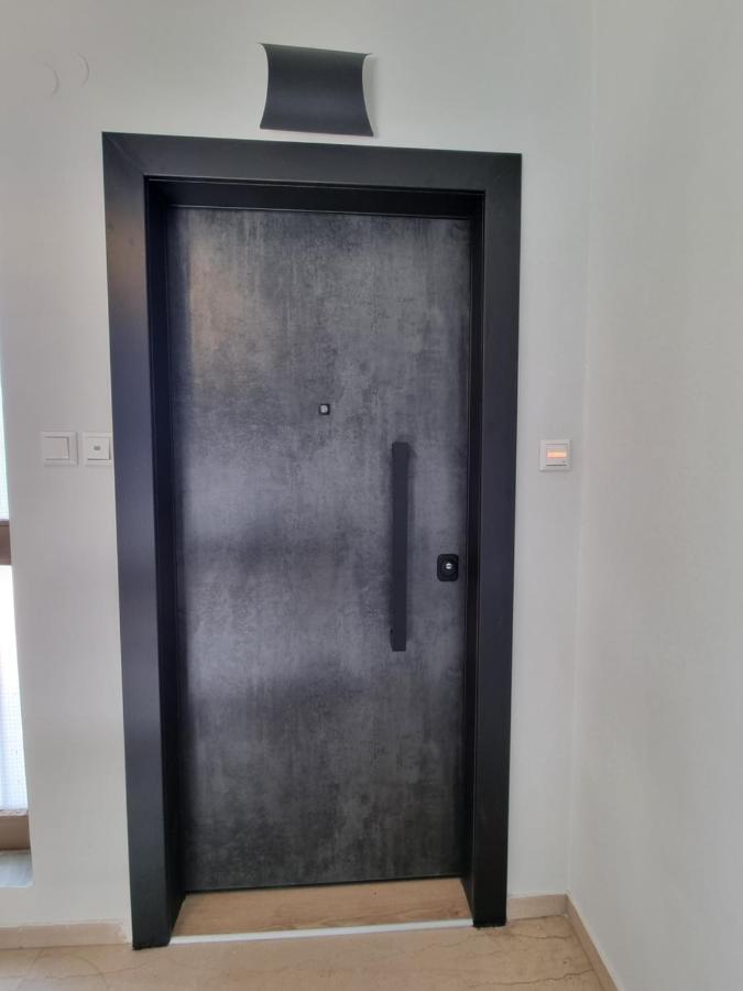 Larisa Hospitality I - Roof Top Apartment - With Free Parking Экстерьер фото